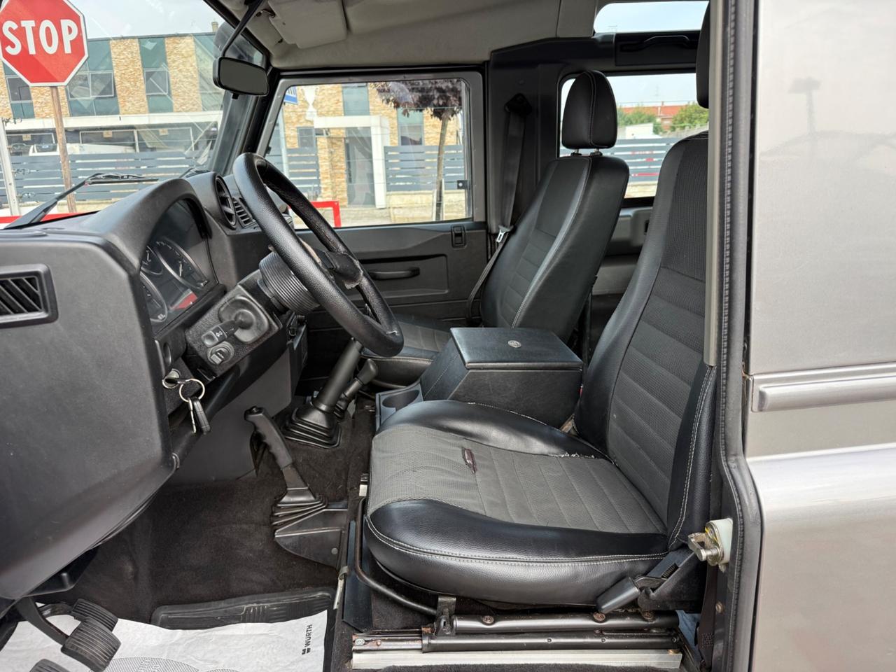 Land Rover Defender 90 2.4 TD4 4 POSTI 3 PORTE E