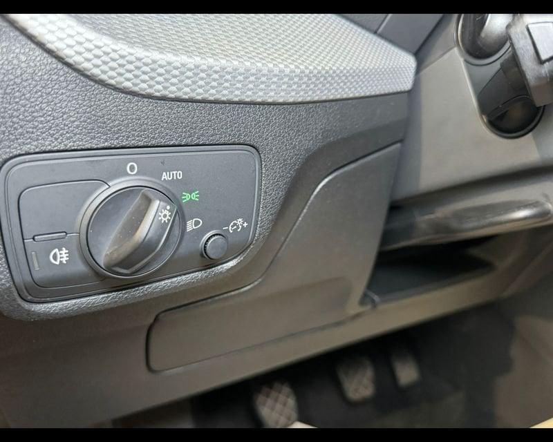 Audi Q2 30 TFSI Business Advanced