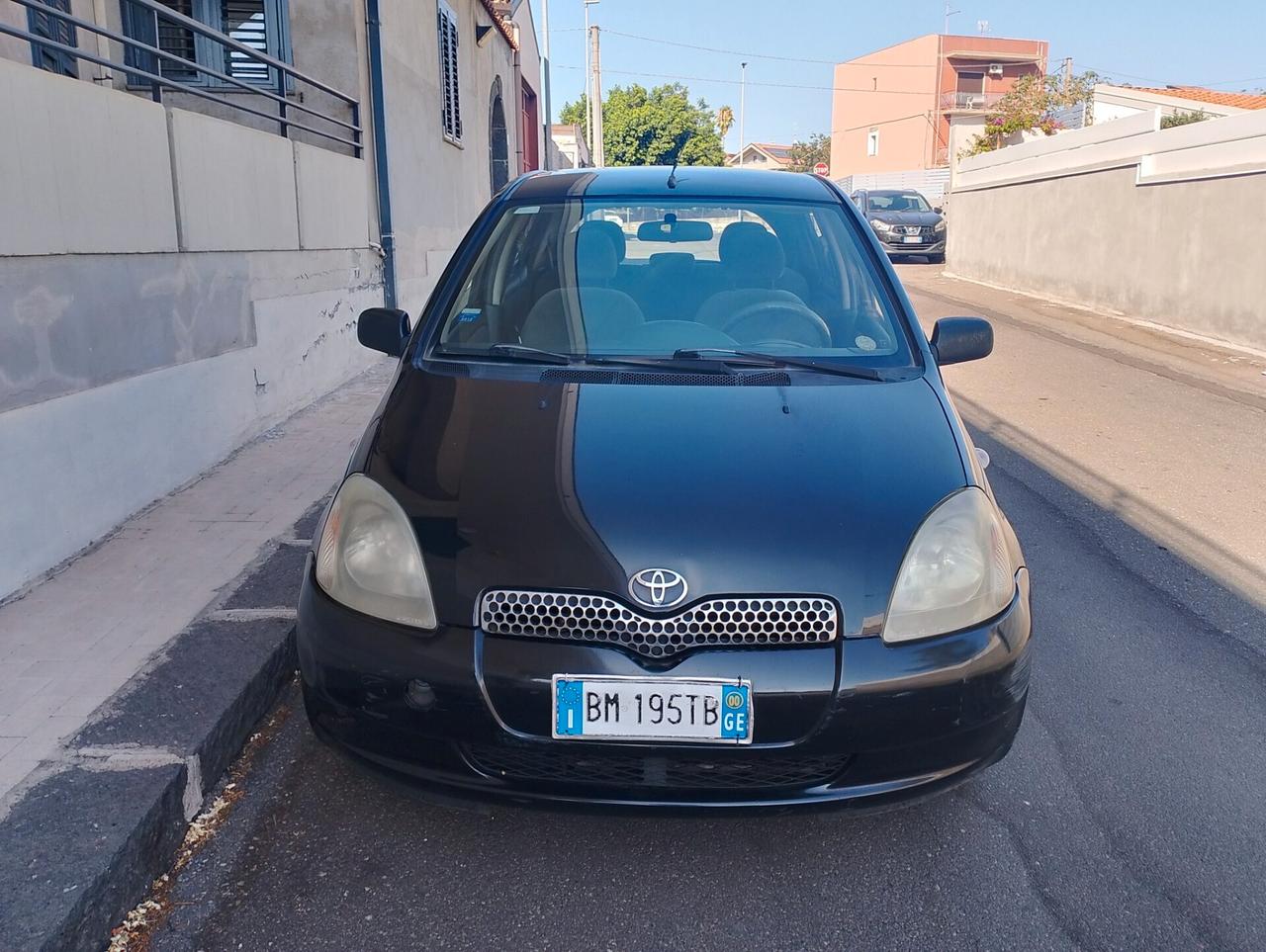 Toyota Yaris 1.0i 16V cat 5 porte