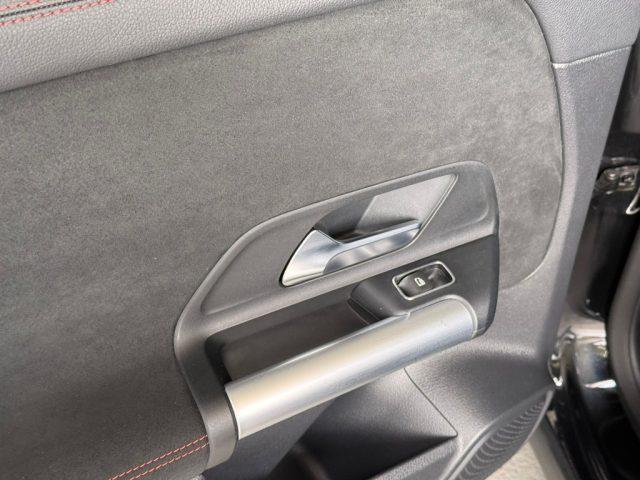 MERCEDES-BENZ GLA 200 d Automatic Premium