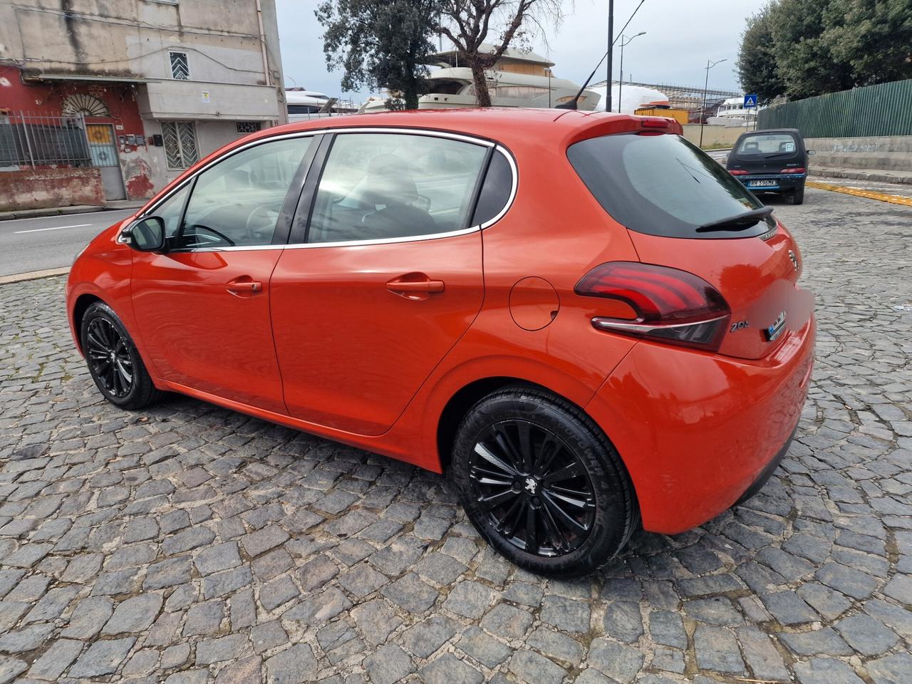 Peugeot 208 BlueHDi 75 5 porte Allure