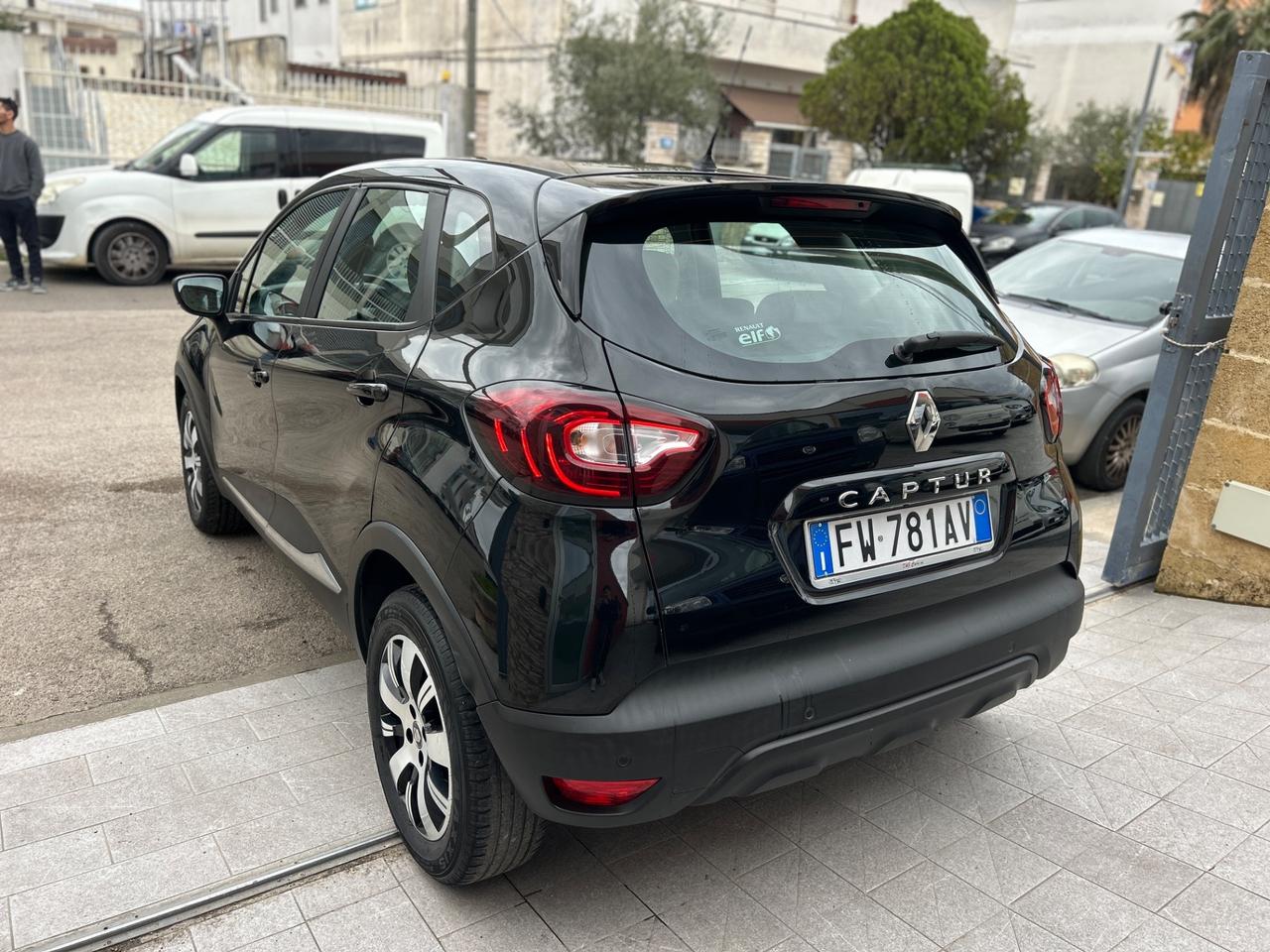 Renault Captur 1.5 90 CV-2019/NAVI
