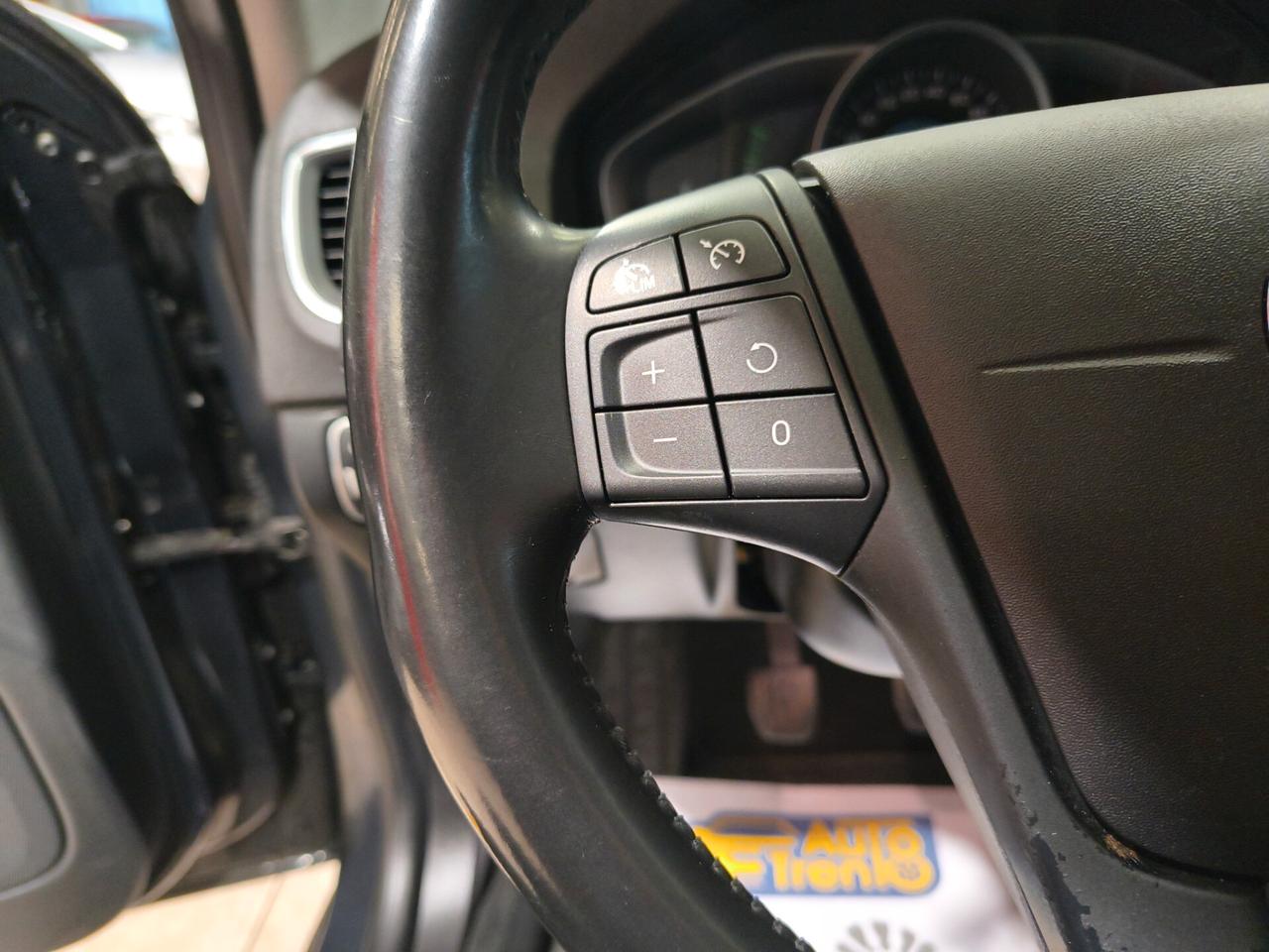 Volvo V60 D2 R-design Momentum 139.000km