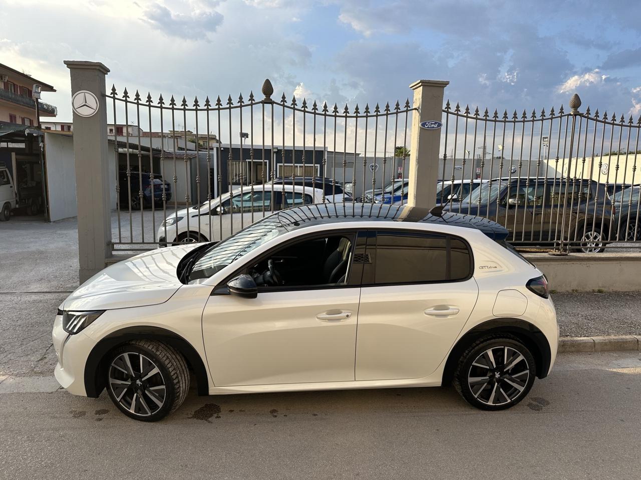 Peugeot 208 Gt Line 1.5 Diesel 100 Cv 2020 Bicolor