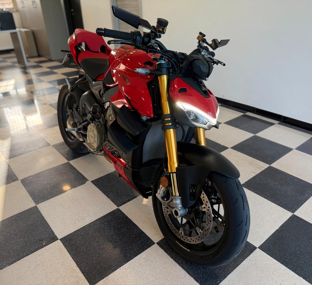 Ducati Streetfighter V4S