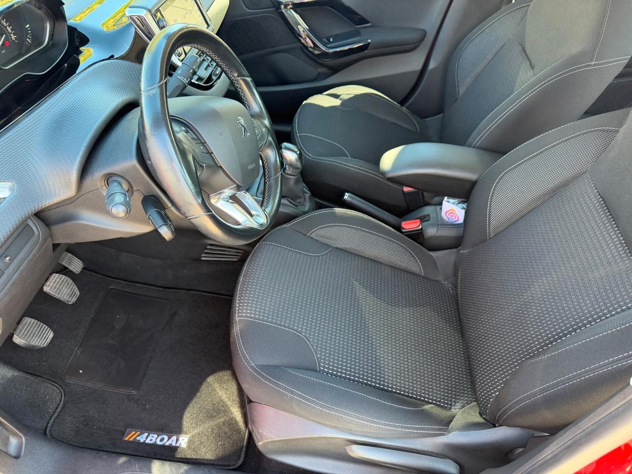 Peugeot 208 PureTech 82 - FULL OPT