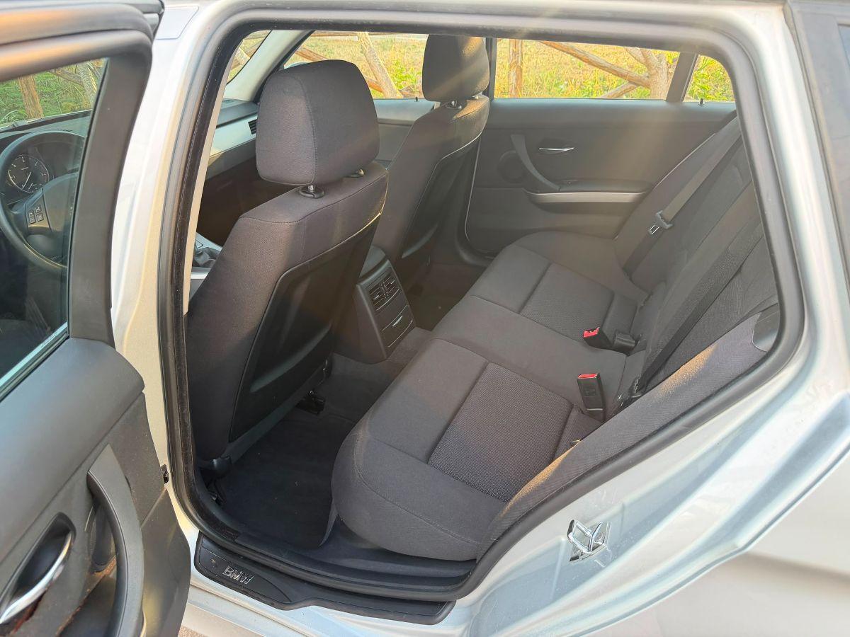 BMW - Serie 3 Touring - 320d Futura