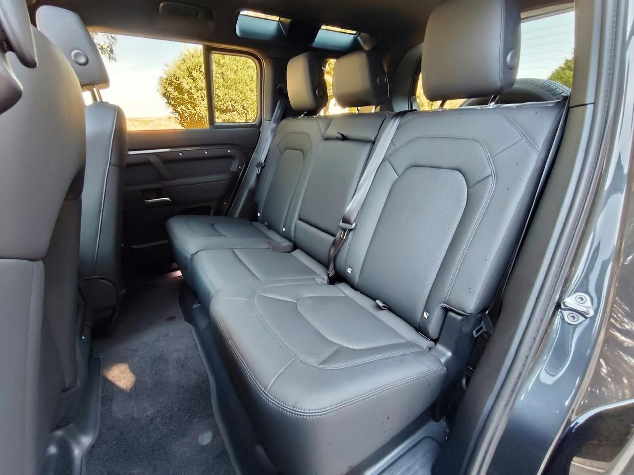 Land Rover Defender 110 3.0D I6 200 CV AWD Auto X-Dynamic SE