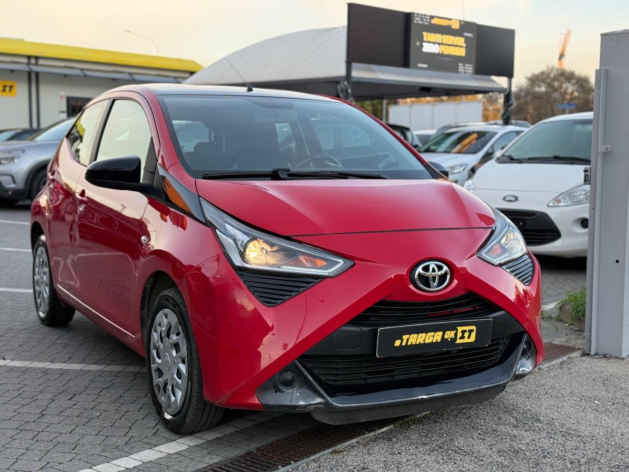 Toyota Aygo Connect 1.0 5 porte x-play + GARANTITA