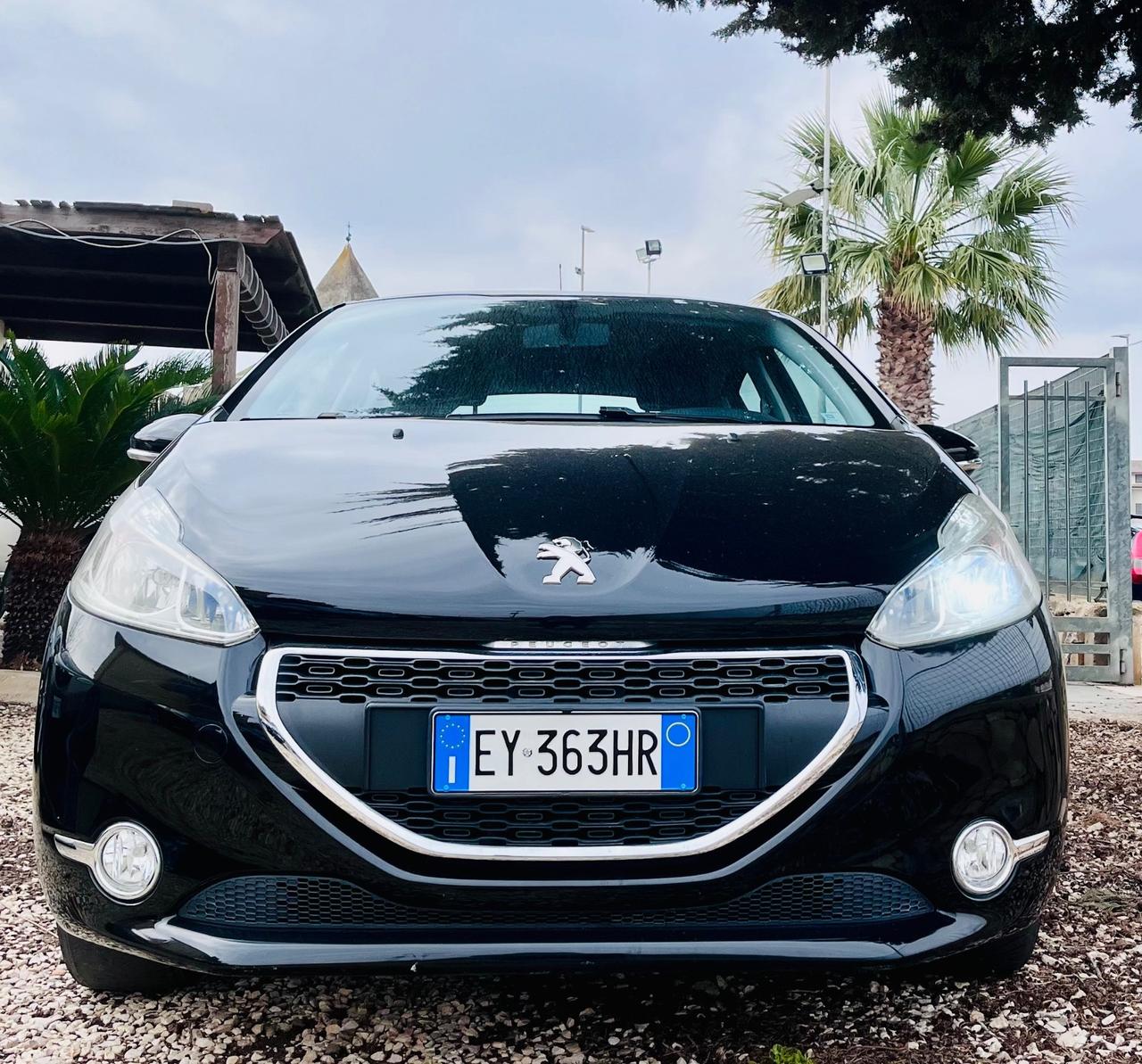 Peugeot 208 1.4 HDi 68 CV 5 porte Allure