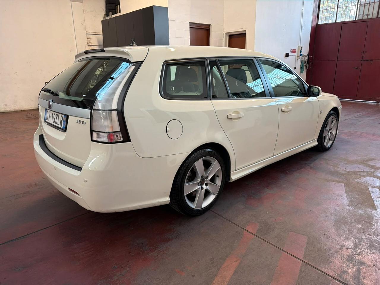 Saab 9-3 SportHatch 1.9 TiD 16V DPF Vector