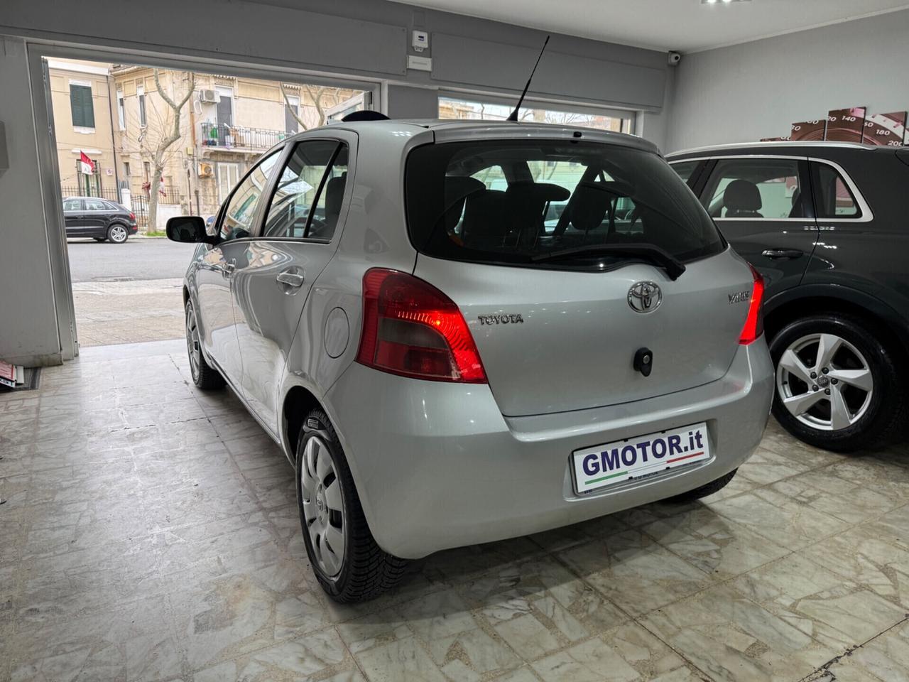 Toyota Yaris 1.0 benzina 5 porte Sol