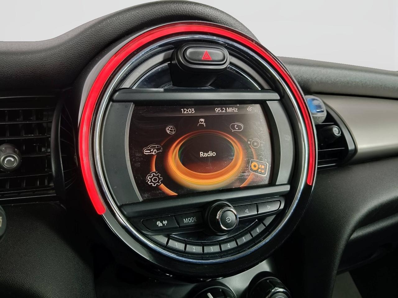 MINI Mini IV F55-F56 2014 - Mini 1.5 One D Business 3p