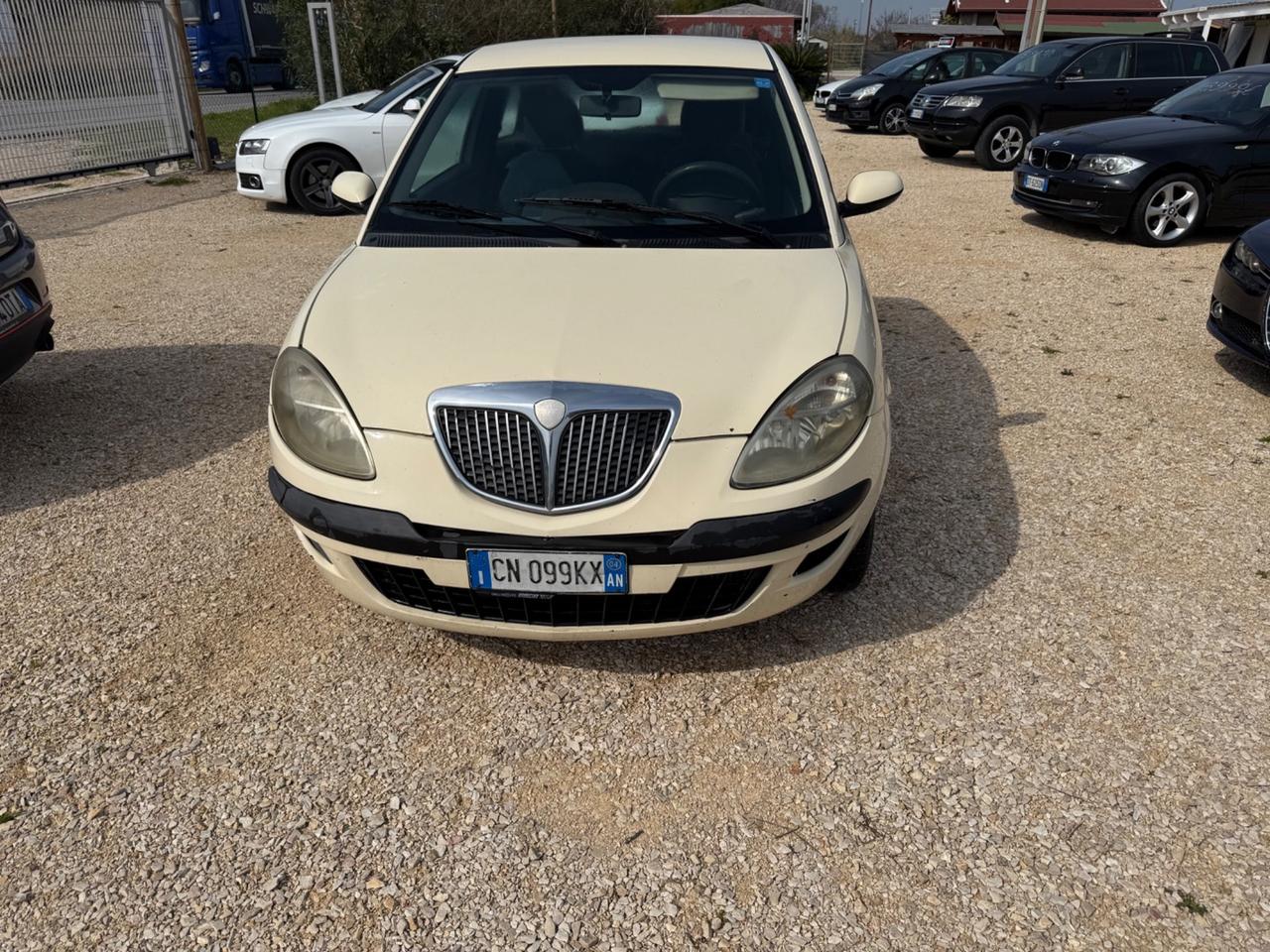 Lancia Ypsilon 1.3 Multijet MARCIANTE 999€