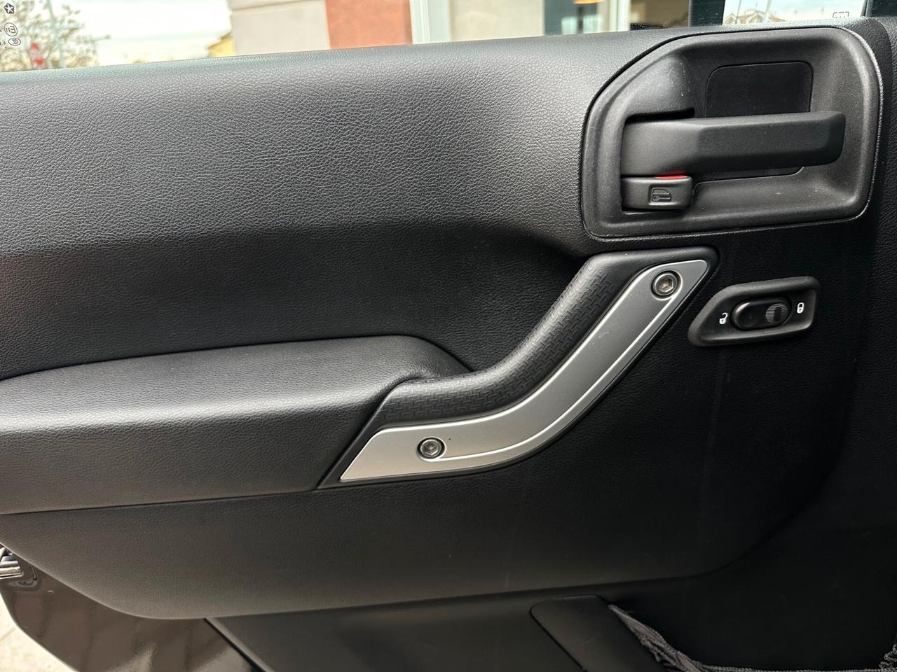 Jeep Wrangler 2.8 CRD DPF Sahara Auto *Total black