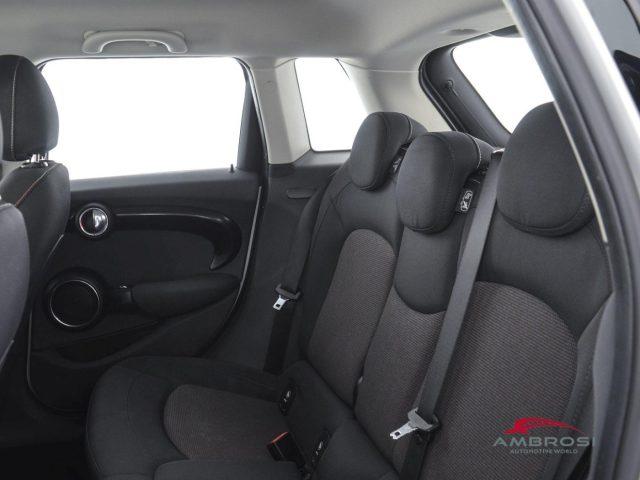MINI Cooper D 5 porte 1.5 Hype Auto