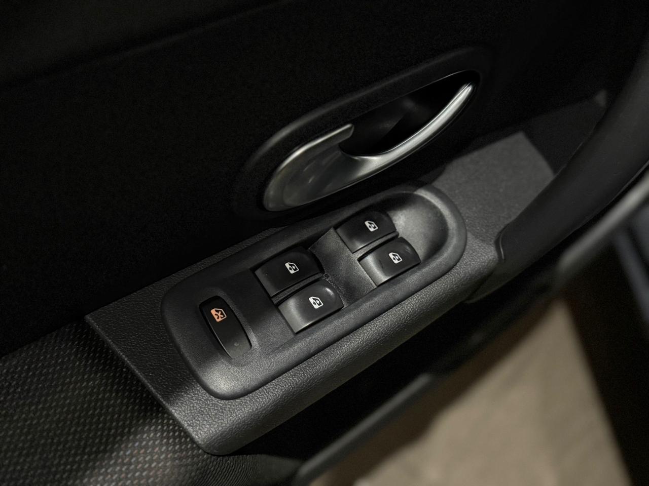 Renault Clio 1.2 (55cv/75kw) 16v Per Neopatentati