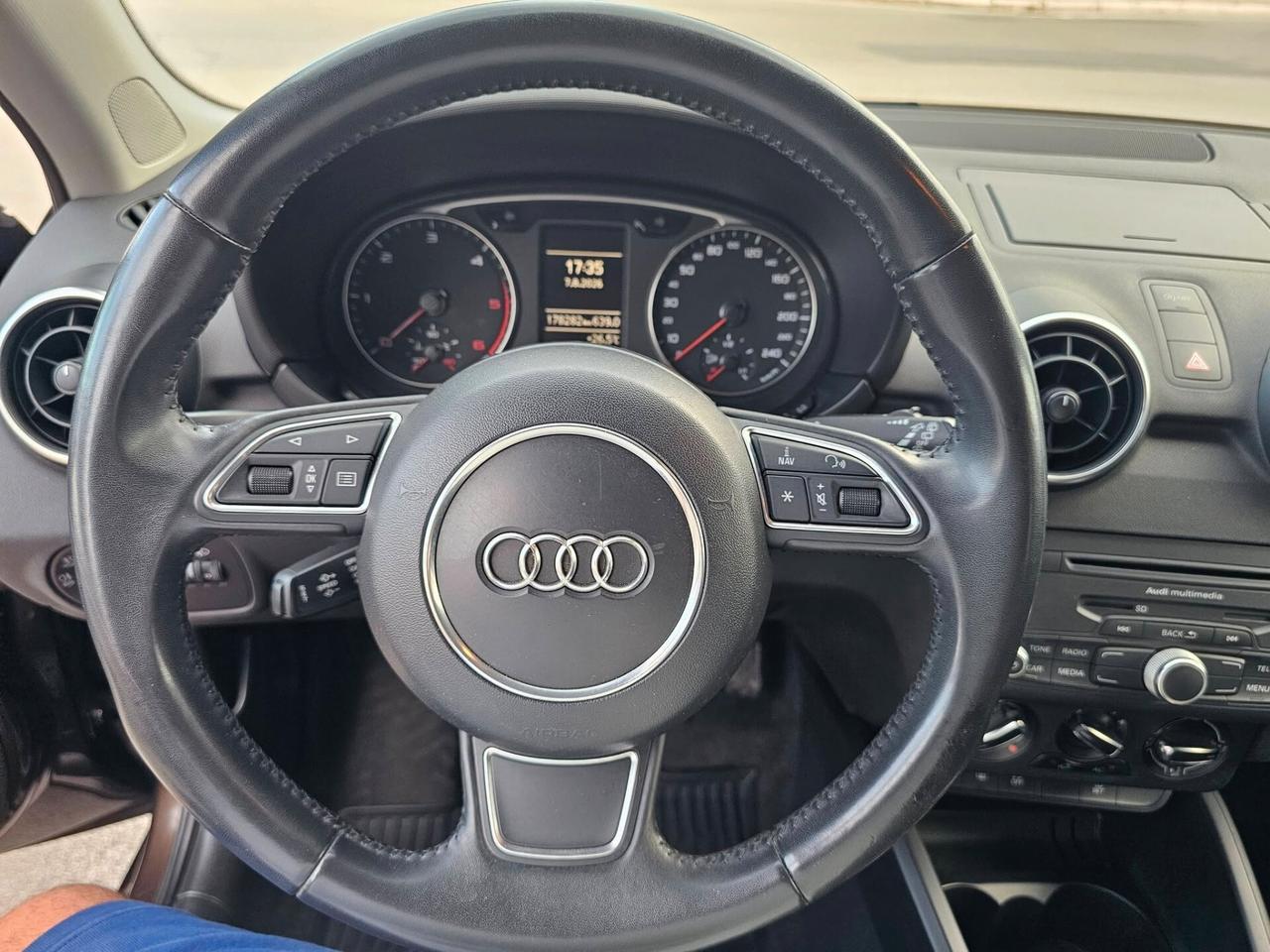 AUDI A1 SPB 1.6 TDI 90CV AMBITION BICOLOR