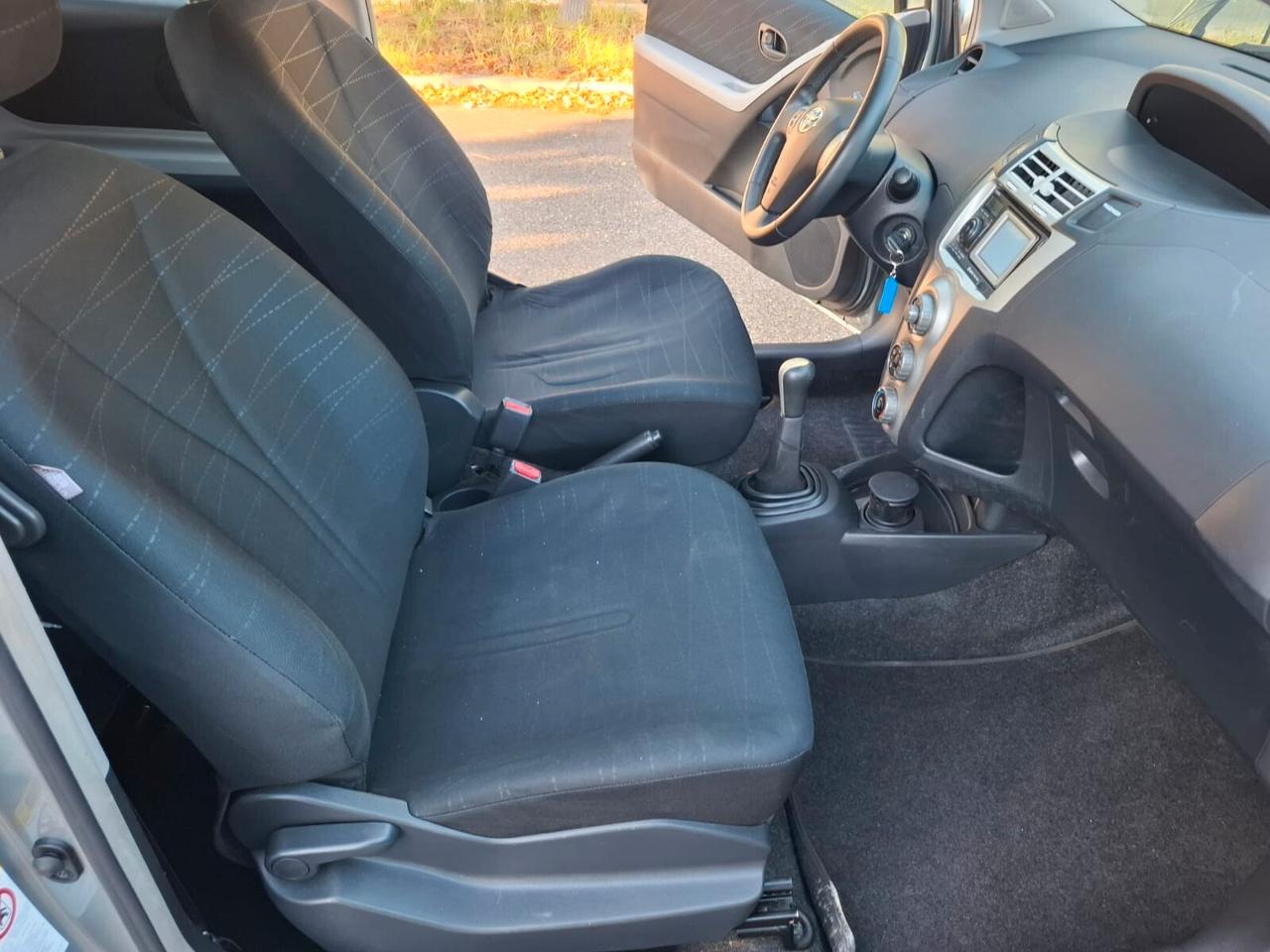 Toyota Yaris 1.0 3 porte 09 SOLO 116.000 KM Navigatore