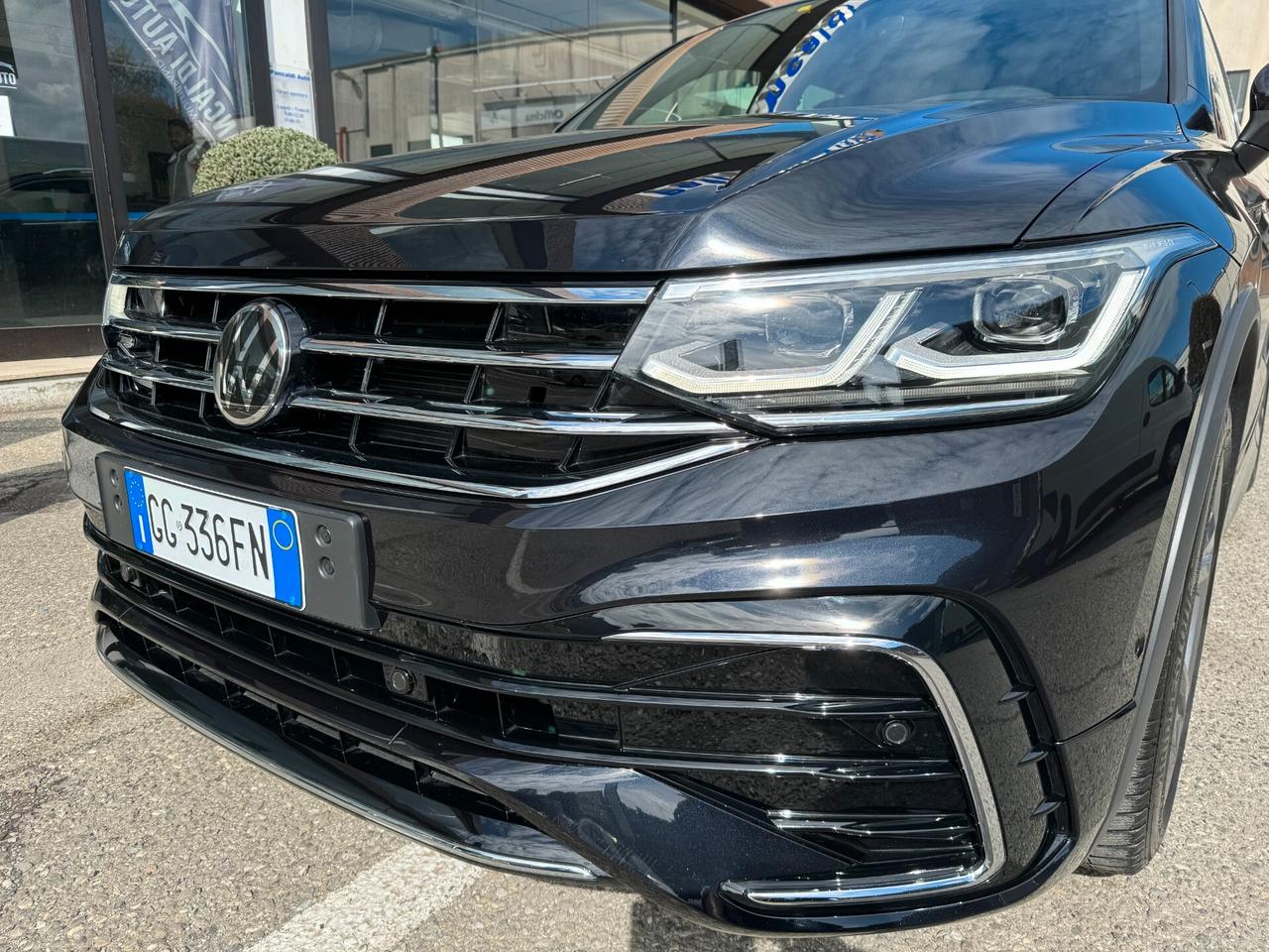 Volkswagen Tiguan 2.0 tdi R-Line 150cv dsg,UNICO PROP.,NAVY,iQ-LED,