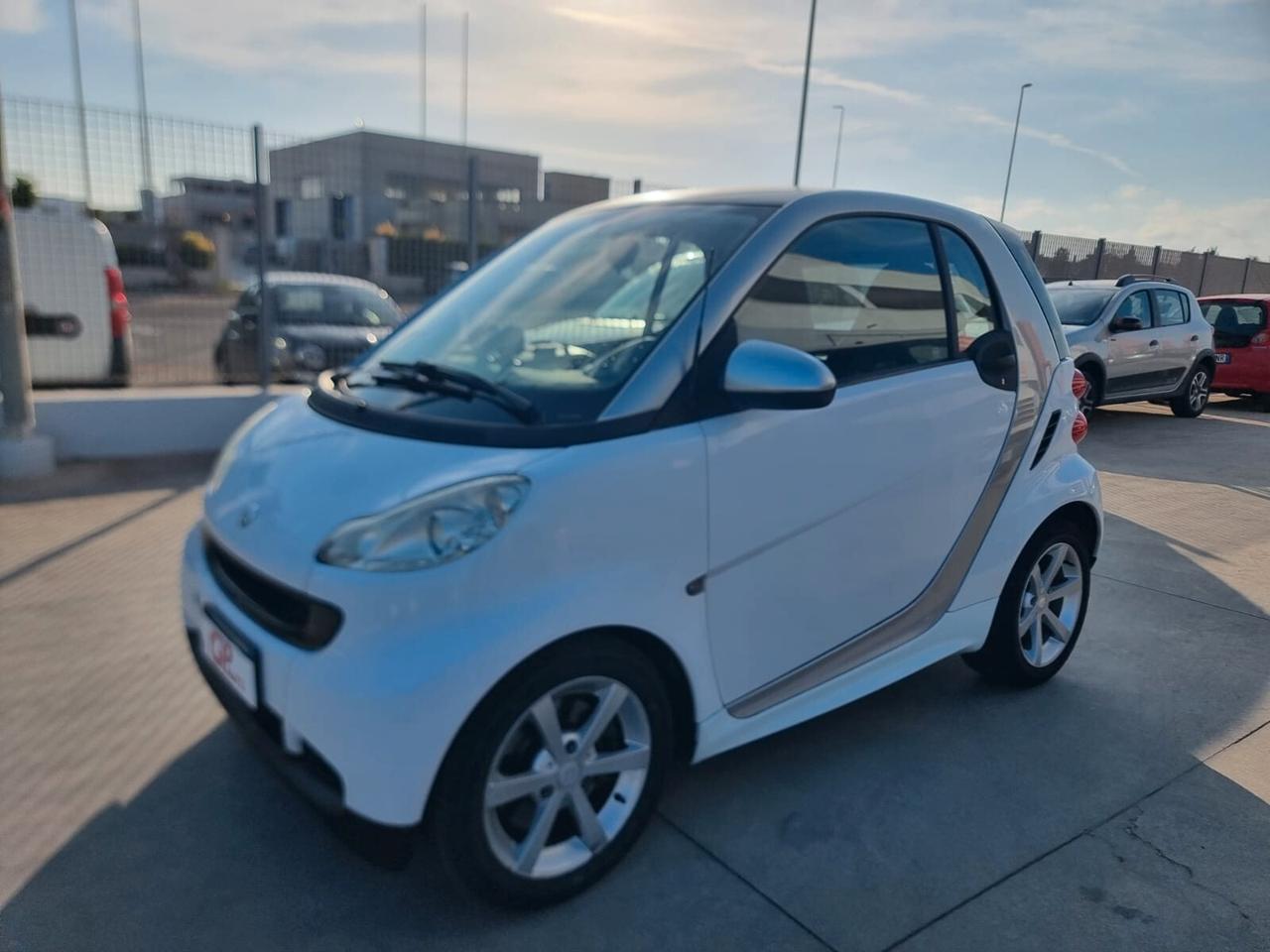 Smart ForTwo 1000 52 kW coupé pure