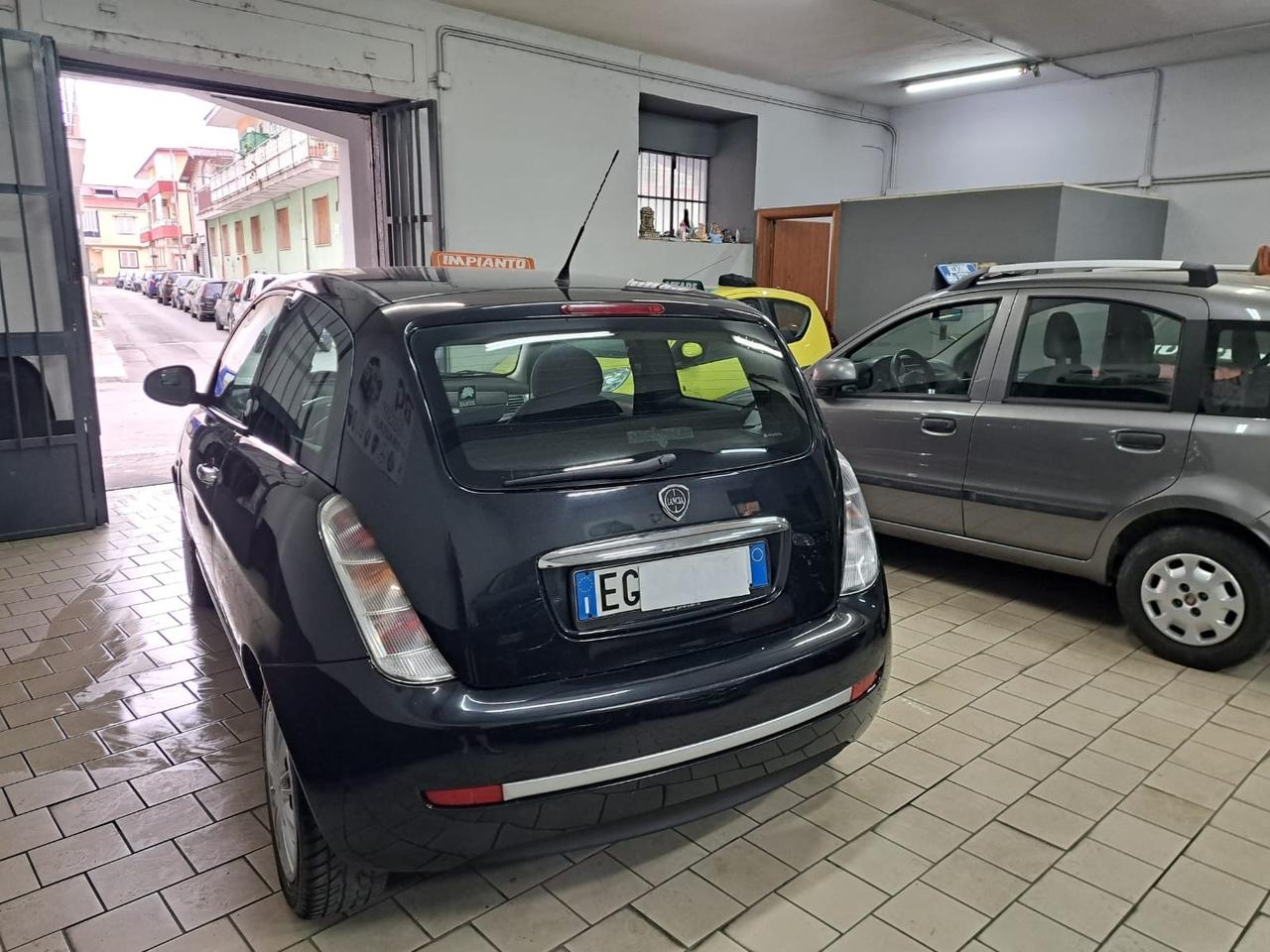 Lancia ypsilon 1.4 gpl X neop 2011 unico prop