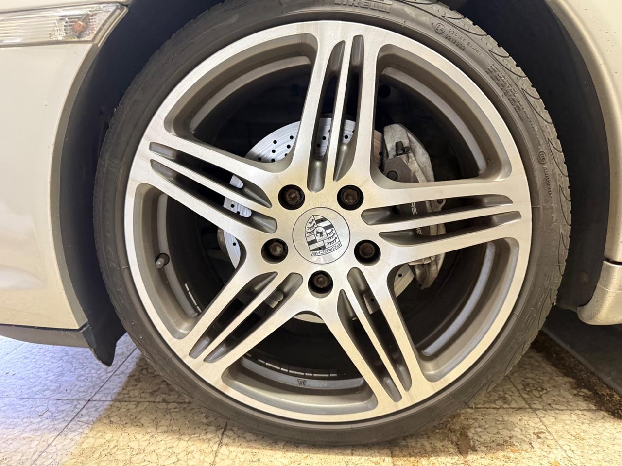 Porsche 911 Carrera manuale