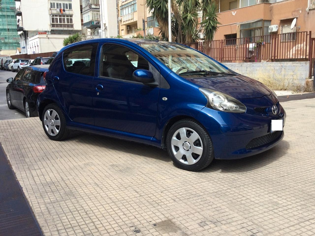 Toyota Aygo 1.0 12V VVT-i 5 porte Sol