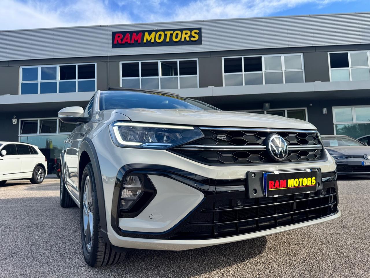 Volkswagen Taigo 1.0 TSI 110 CV DSG R-Line NEOPATENTATI