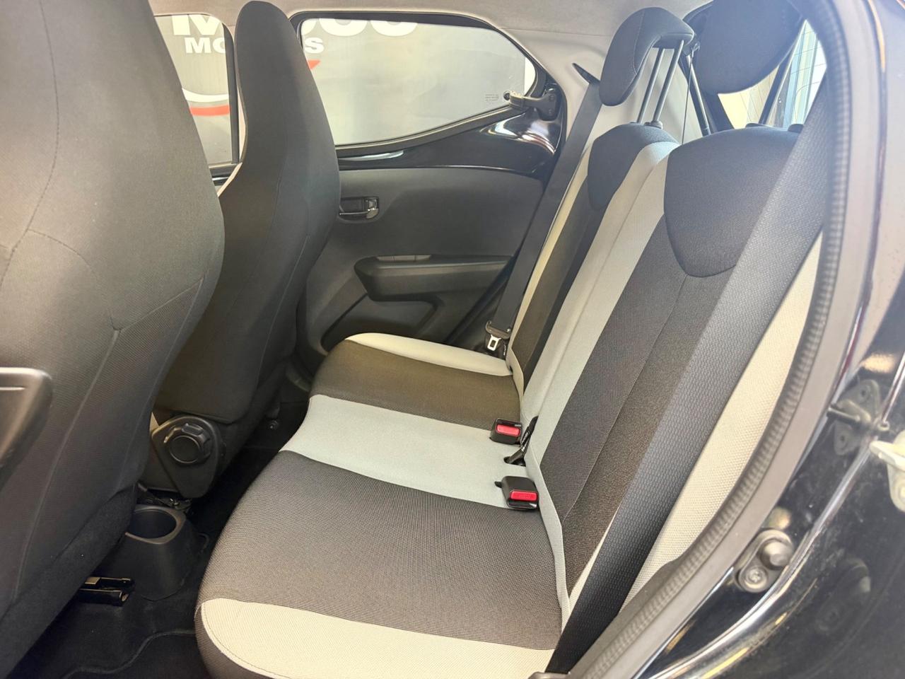 Toyota Aygo 1.0 VVT-i 69 CV 5 porte x-wave MMT