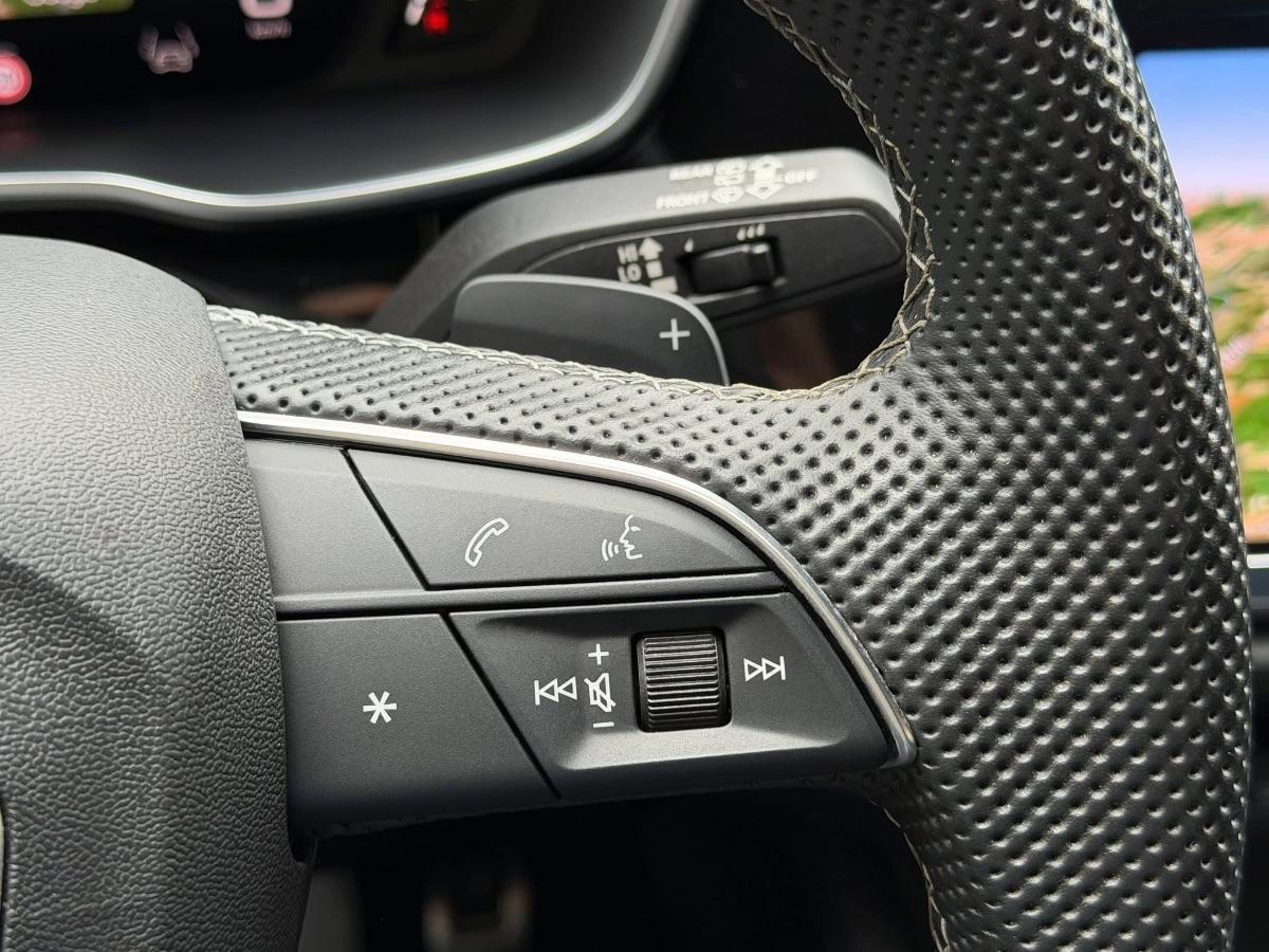 Audi Q3 Sportback 40TDI Quattro S-line Identity Black 193CV