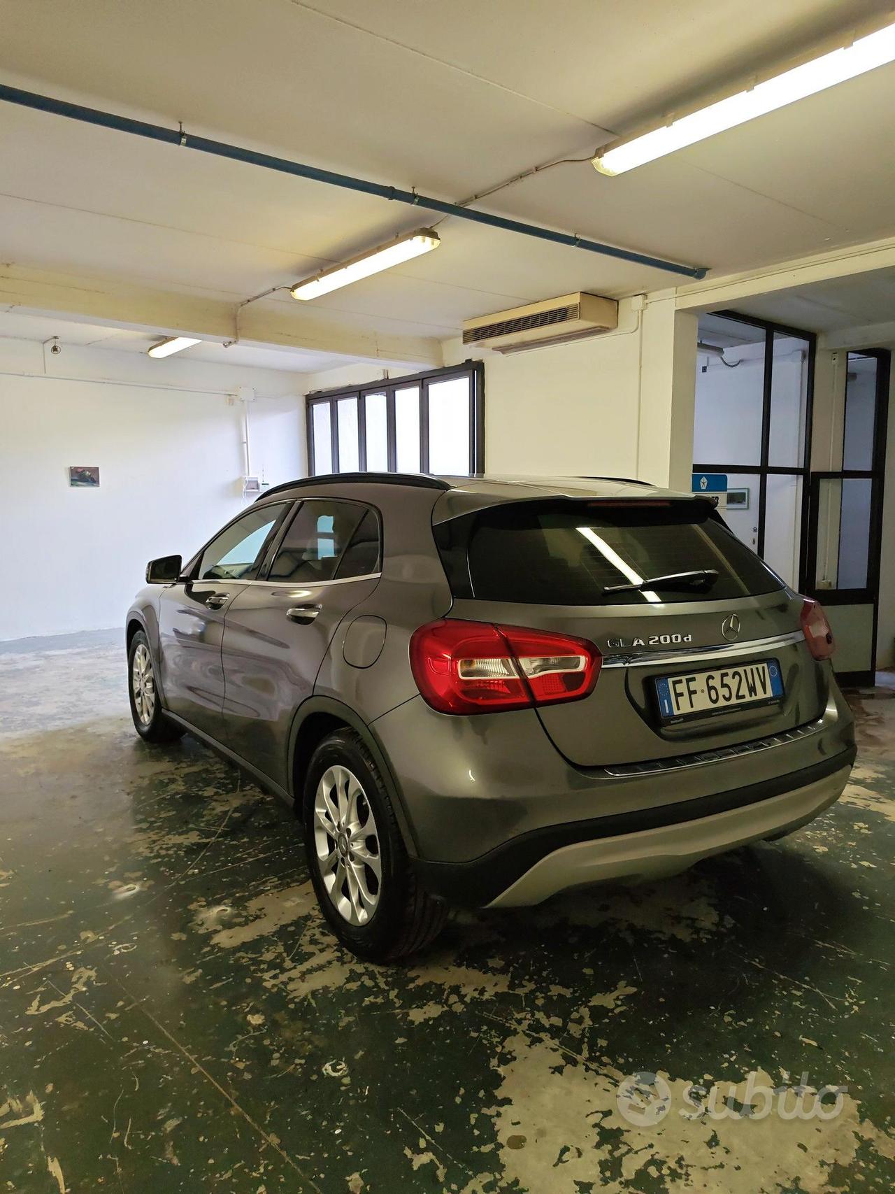 Mercedes-Benz GLA200d 136cv Business