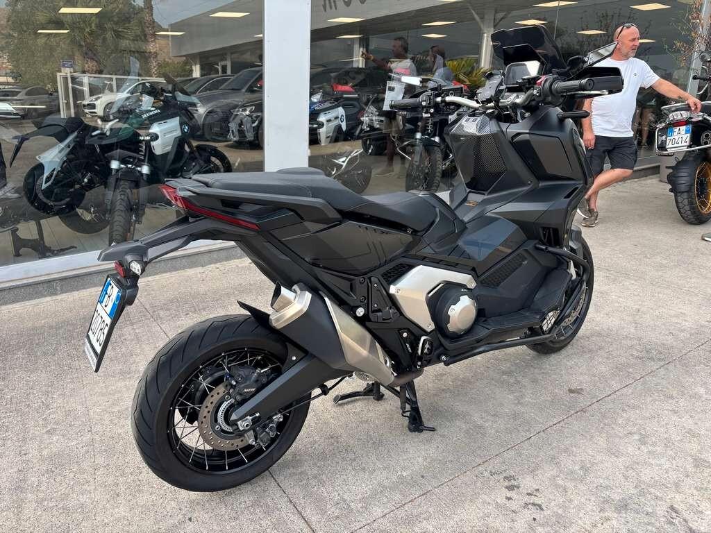 Honda X-ADV 750 2023 / Km 12.000 Tua a solo 104 Euro al mese