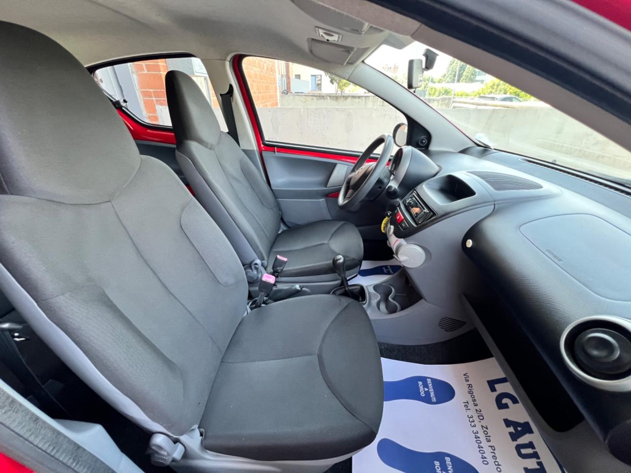 Toyota Aygo 1.0 12V VVT-i 5 porte Sol