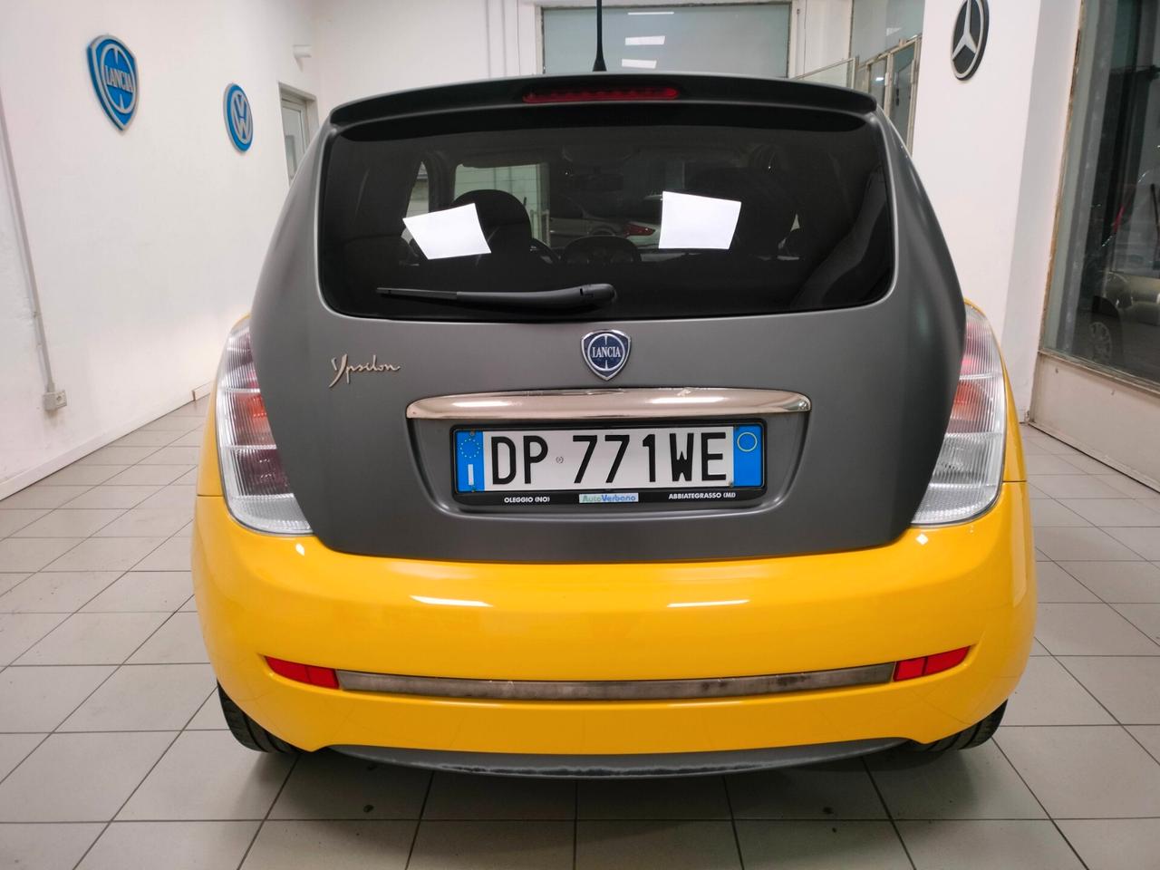 Lancia Ypsilon 1.4 16V Sport MomoDesign