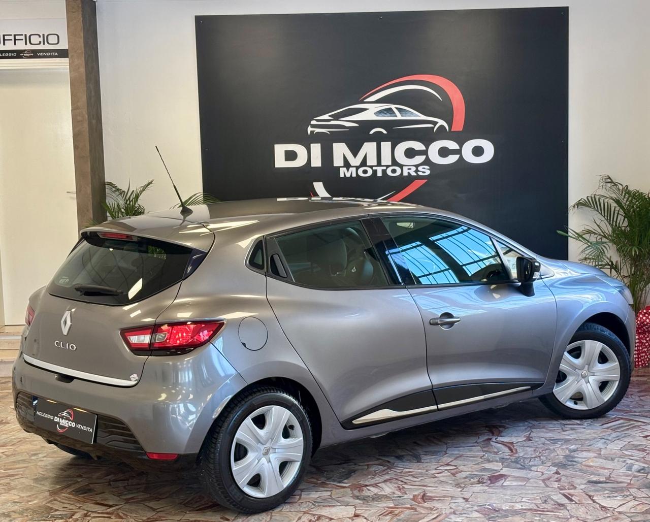 Renault Clio 1.2 75CV 5 porte Costume National