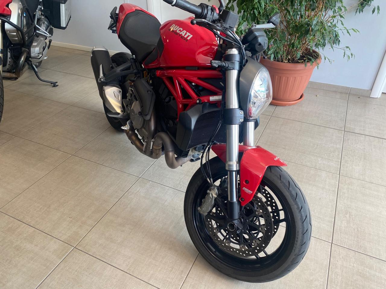 DUCATI MONSTER 821 ABS