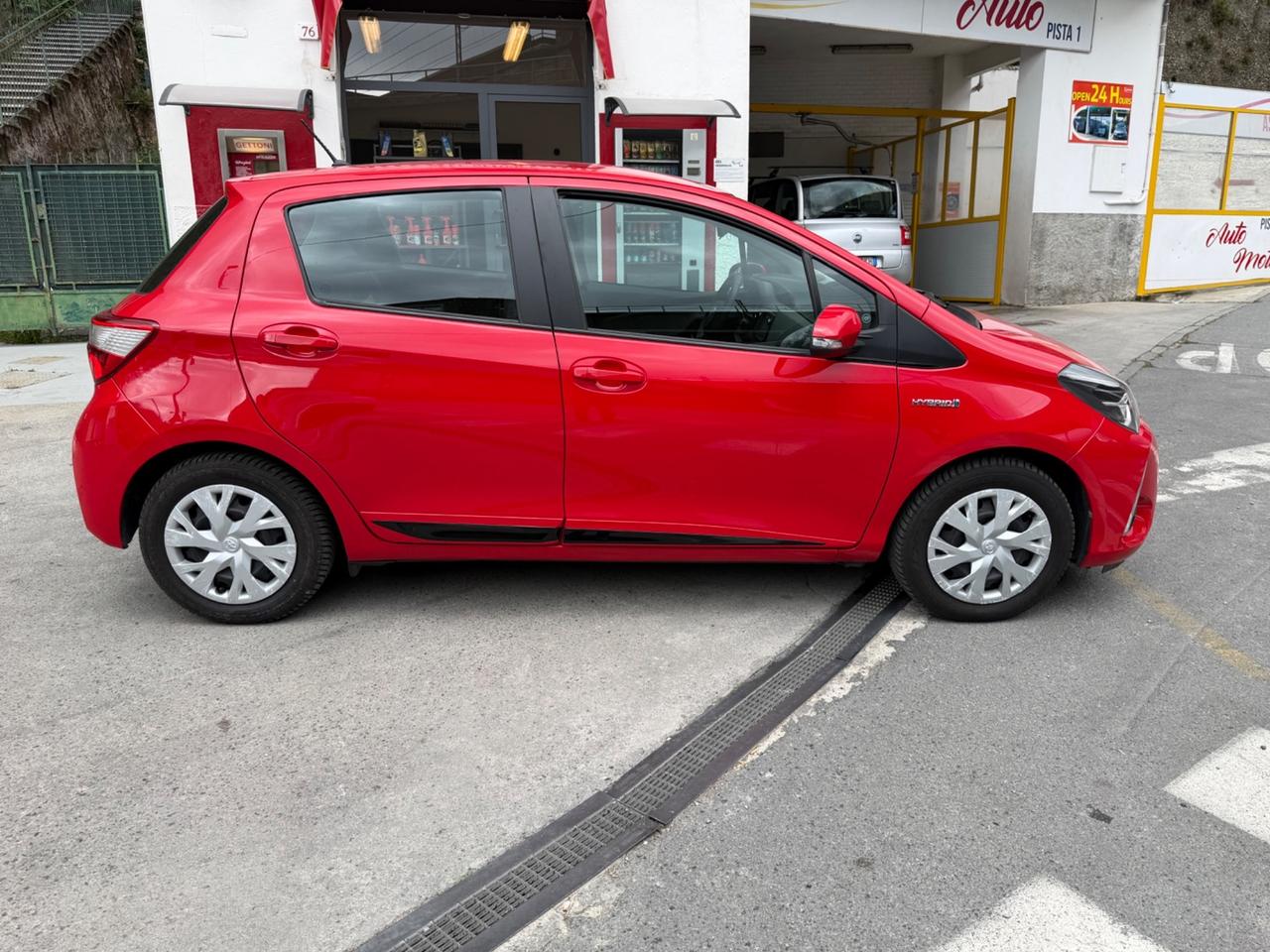 TOYOTA YARIS 1.5 HYBRID AUTOMATICO NEOPATENTATI