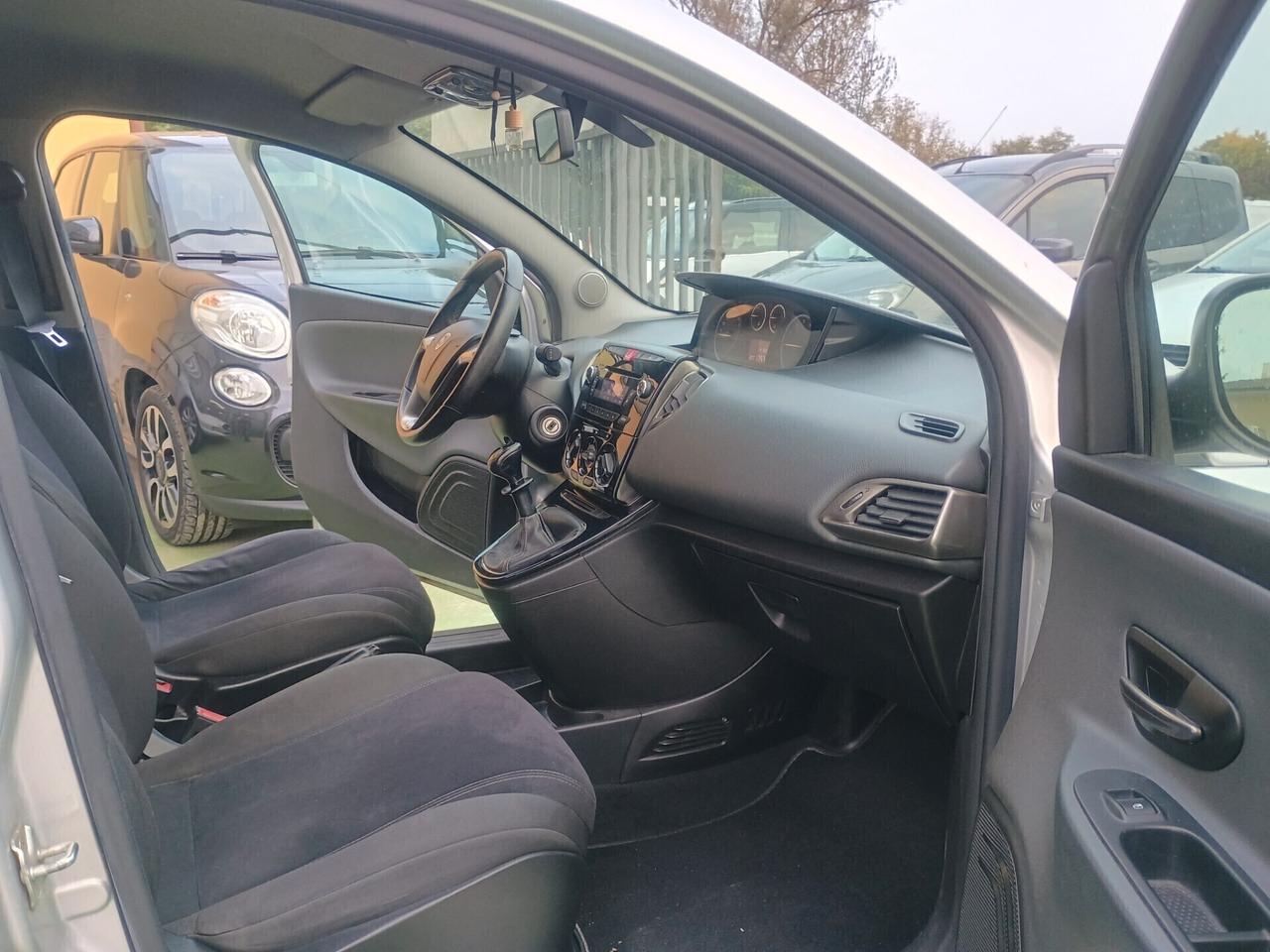 LANCIA YPSILON 1.2 NEOPATENTATI