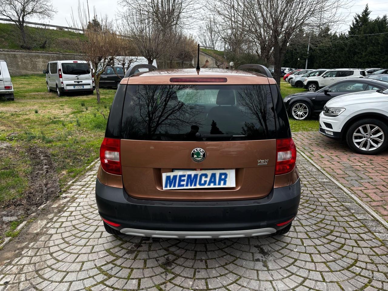 Skoda Yeti 1.6 TDI CR 105CV Ambition GreenLine IDONEA PER NEOPATENTATI BELLISSIMO PERMUTABILE