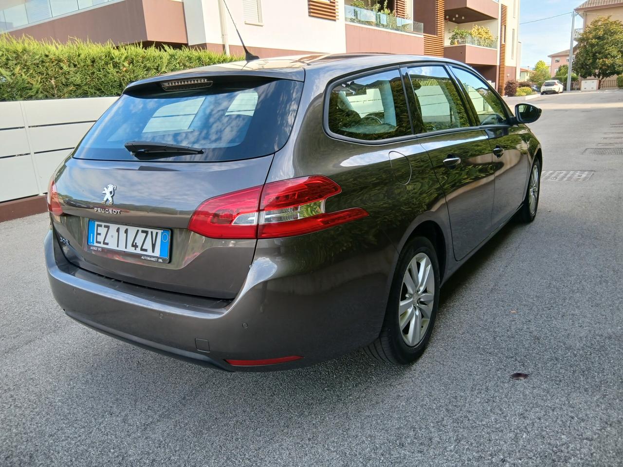Peugeot 308 BlueHDi 115 cv allure sw tua a € 158 mese