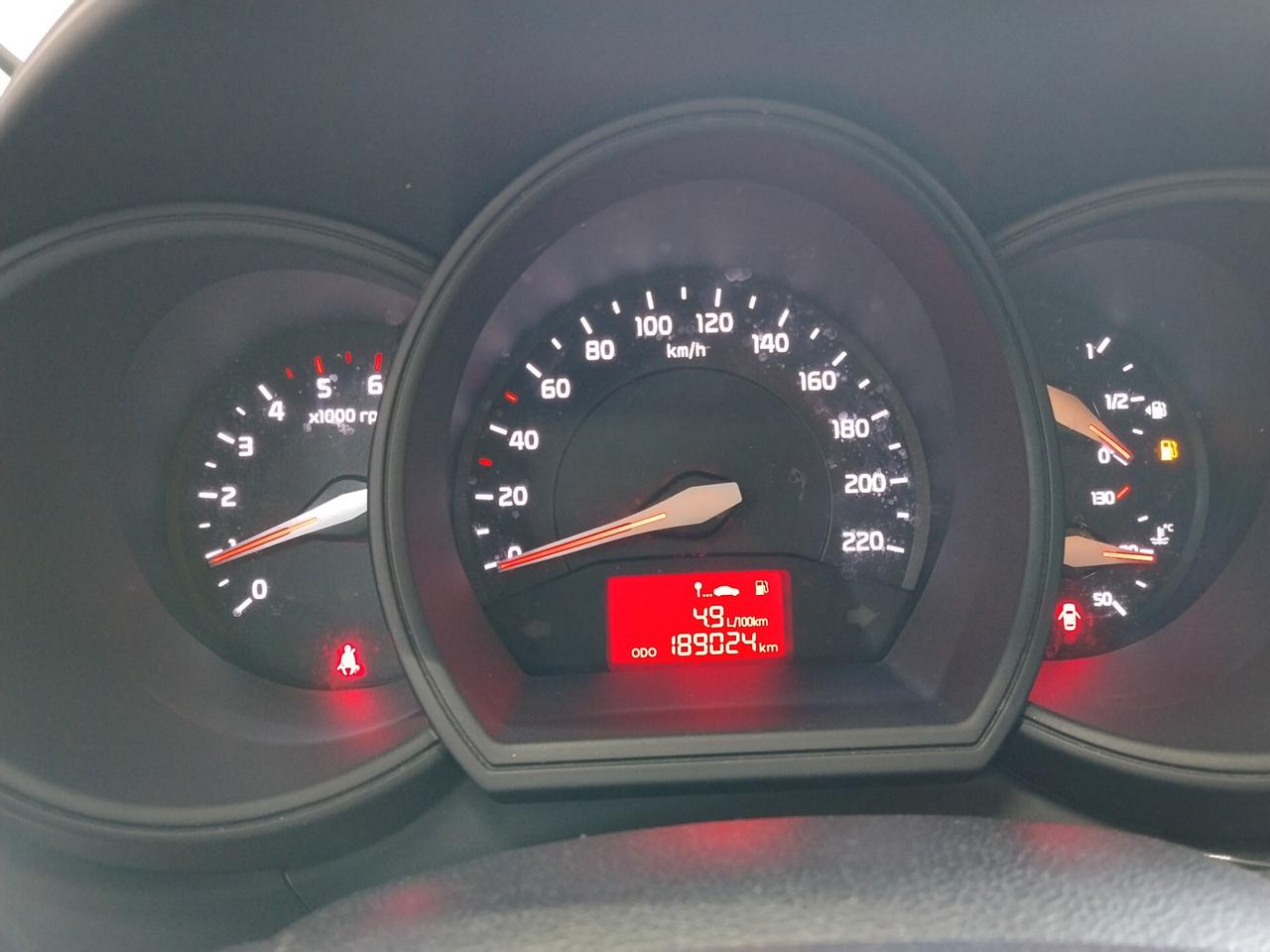 Kia Rio 1.1 diesel 2015 CON GARANZIA