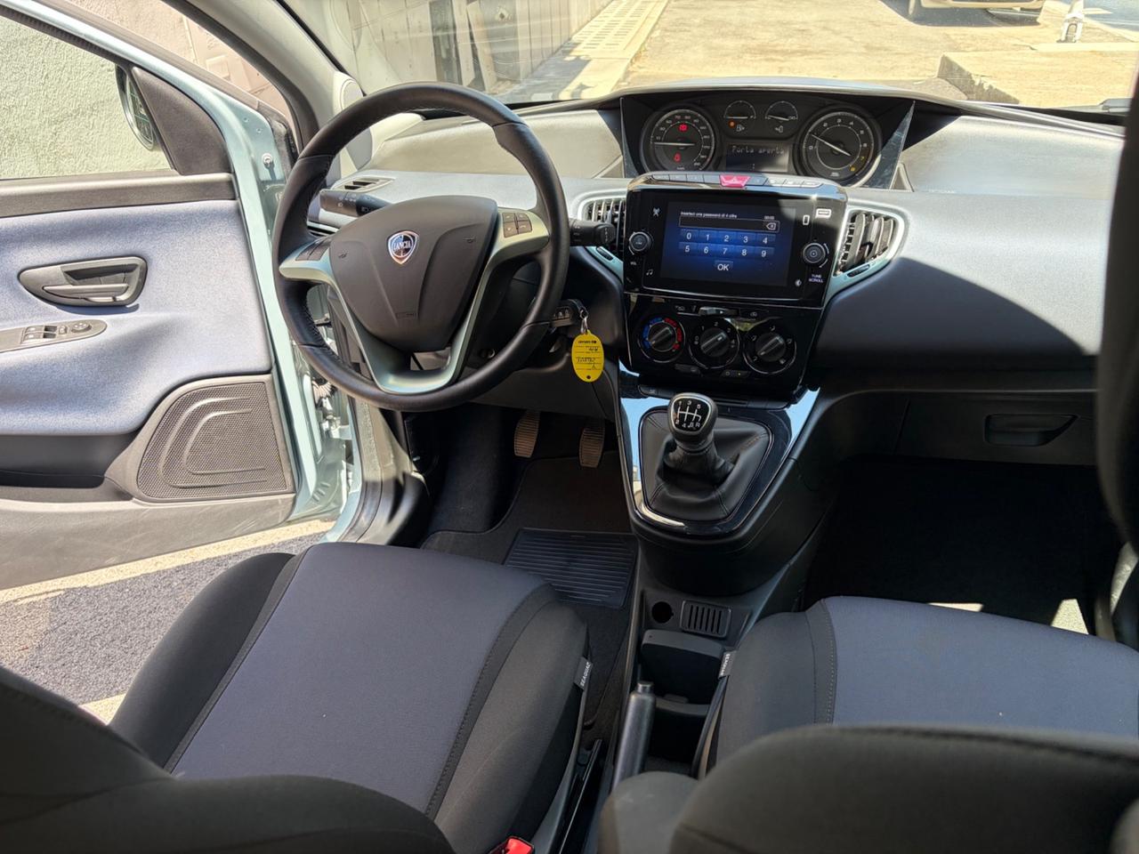 Lancia Ypsilon 1.0 FireFly 5 porte S&S Hybrid Gold Plus