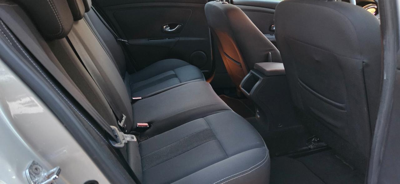 Renault Megane Mégane 1.5 dCi 110CV EDC Dynamique