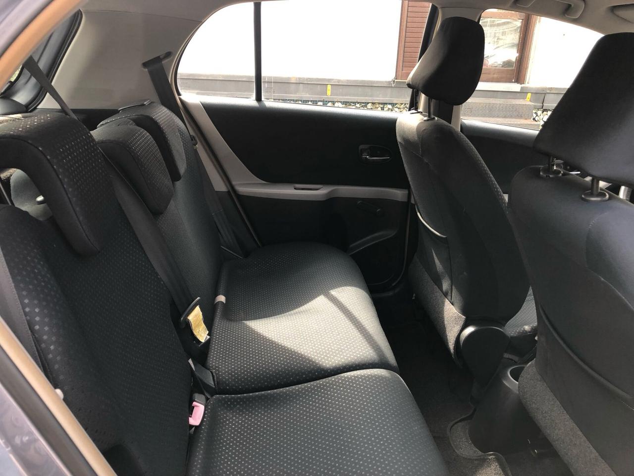 Toyota Yaris 1.3 -100 cv 5 porte Sol