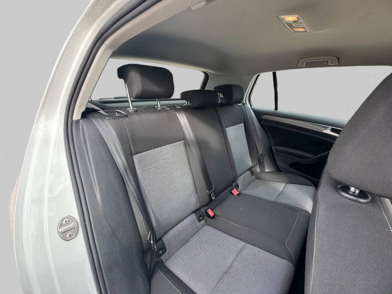 Volkswagen Golf 1.6 TDI 5p. Comfortline BlueMotion Technology 10/2014