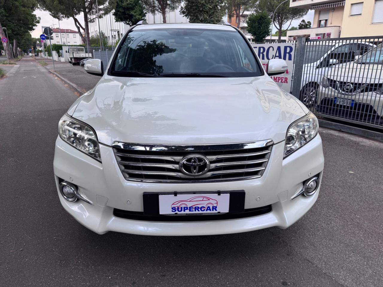 Toyota RAV4 2.2 D-4D 4X4 neopaten garanzia 12 mesi