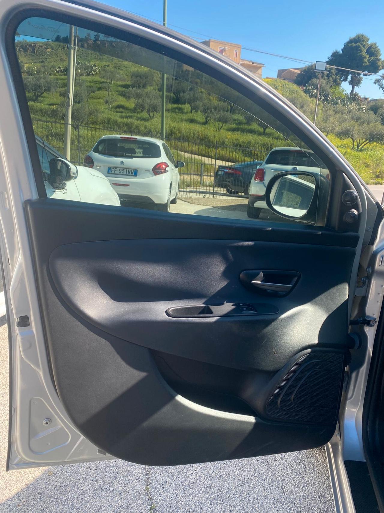 Lancia Ypsilon 1.3 MJT 16V 95 CV 5 porte S&S Platinum