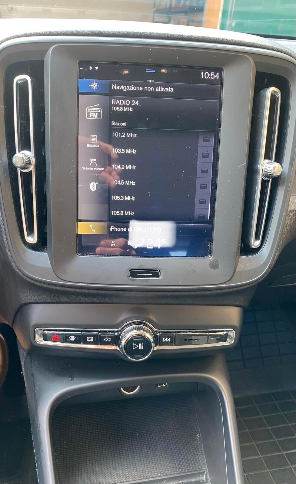 Volvo XC40tdi-4x4-150 cv- 2000cc-140000km-anno 2020-accessoriato-unico proprietario-stato seminuovo