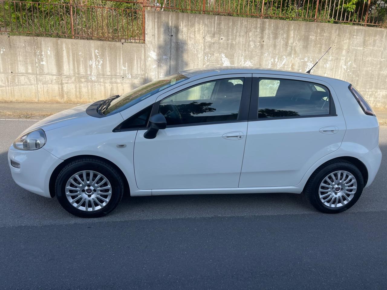 Fiat Punto 1.3 MJT 85 CV 5 porte Street